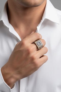 Kare Model Kalem İşlemeli Ay Yıldız Desenli Yüzük