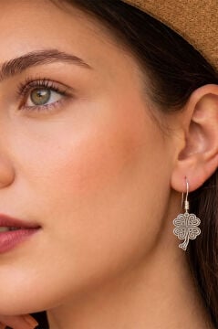 Dört Yapraklı Yonca Model 925 Ayar Gümüş Kadın Küpe