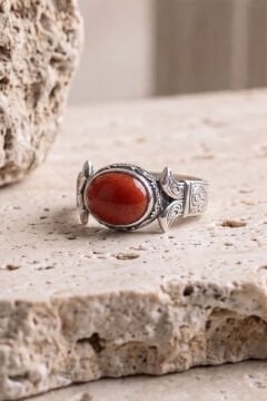 Yan Oval Katre Model Mercan Taşlı Gümüş Erkek Yüzük