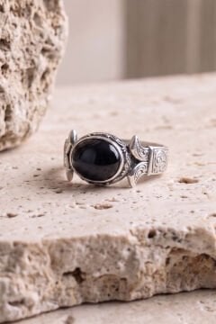 Yan Oval Katre Model Oniks Taşlı Gümüş Erkek Yüzük