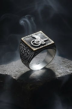 Kare Model Kalem İşlemeli Tuğra Desenli Yüzük