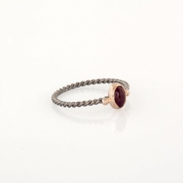 Yakut Taşlı El İşi Minimal Gümüş Yüzük