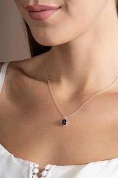 Oniks Taşlı Minimal Gümüş Kadın Kolye