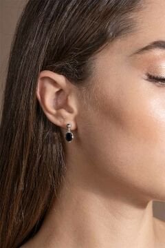 Oniks Taşlı Minimal Gümüş Kadın Küpe