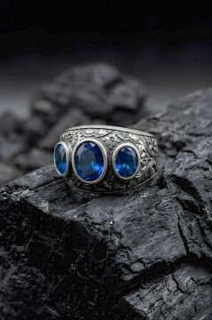 Kalem İşçiliği Özel Tasarım Üç Taş Safir Zirkon Taşlı Gümüş Yüzük