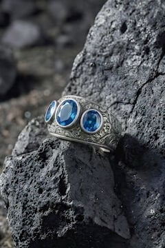 Kalem İşçiliği Özel Tasarım Üç Taş Safir Zirkon Taşlı Gümüş Yüzük