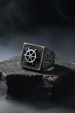 Kare Model Kalem İşlemeli Gemi Dümeni Yüzük