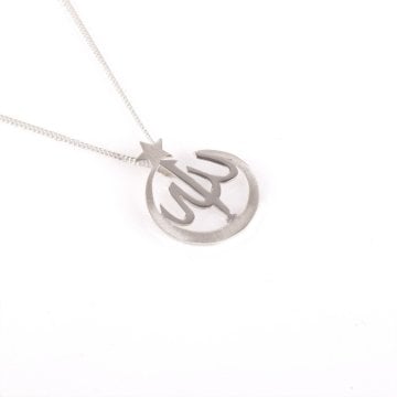 Ay Yıldız İçine Allah Yazılı Gümüş Kolye