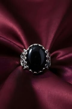 El İşçiliği Özel Tasarım Oniks Taşlı Kadın Yüzük