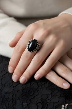 El İşçiliği Özel Tasarım Oniks Taşlı Kadın Yüzük