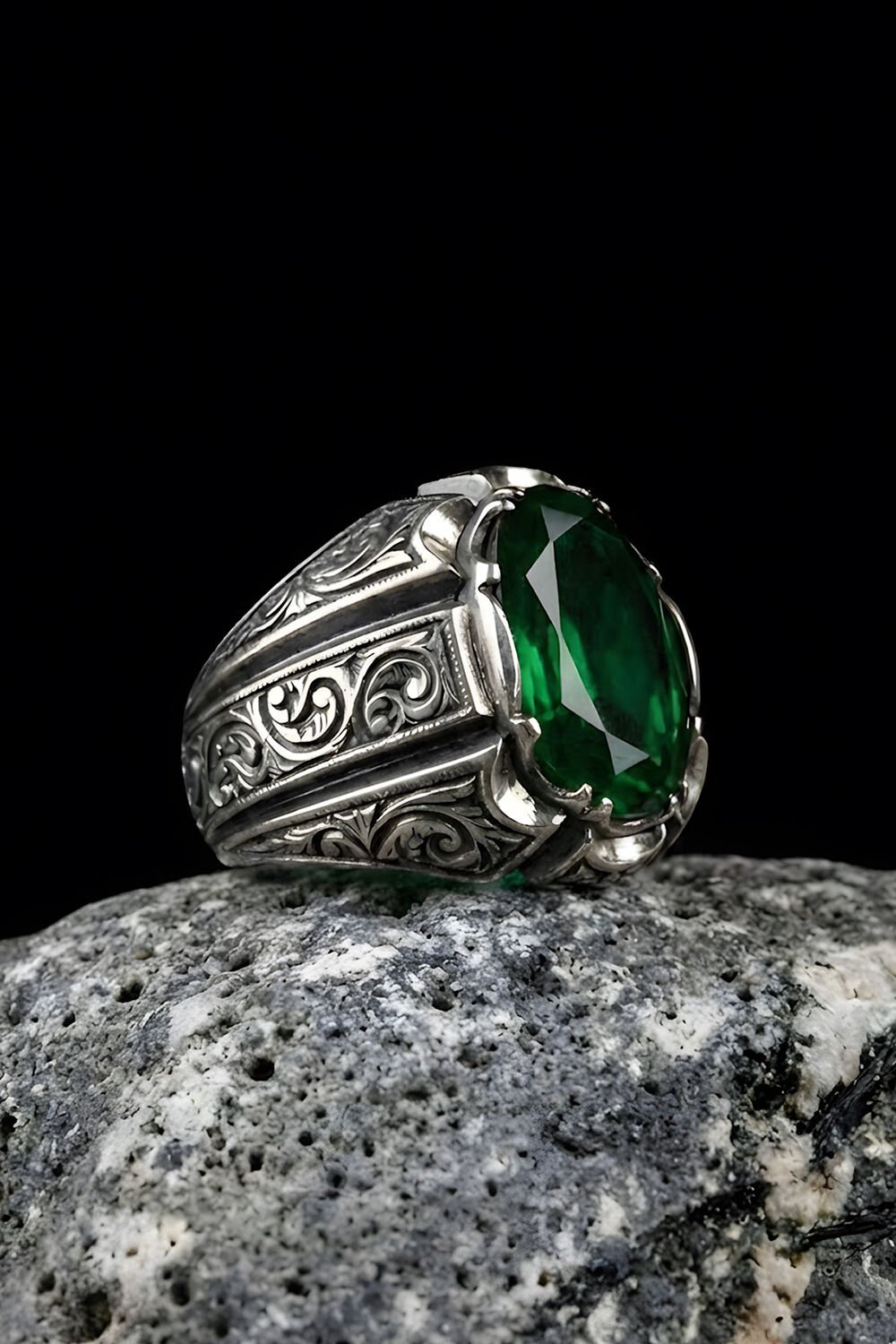 Erzurum Kalemkar Usta İşçiliği Zümrüt Zirkon Taşlı Erkek Yüzük