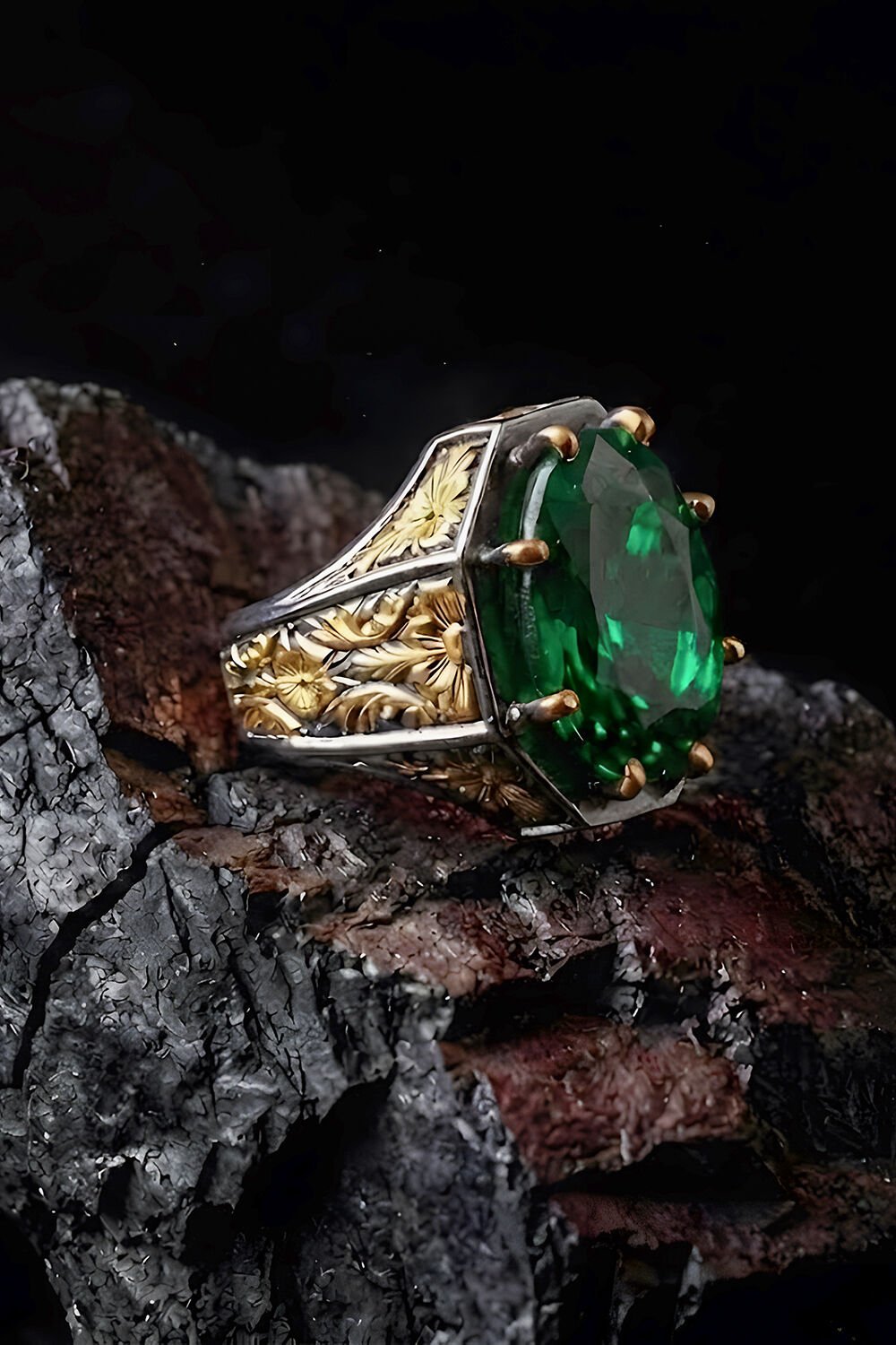 Siyah Rodaj ve Altın Kaplama Zümrüt Zirkon Taşlı Gümüş Yüzük