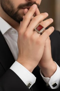 Akik Taşlı Dikdörtgen Model Kalem İşlemeli Yüzük