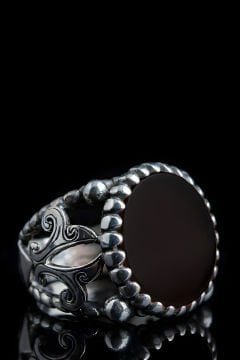 Oniks Taşlı El İşi Zambak Desenli Gümüş Yüzük