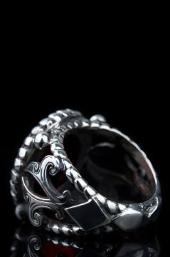 Oniks Taşlı El İşi Zambak Desenli Gümüş Yüzük