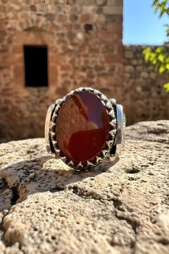 Kalem İşleme Desenli Akik Taşlı Gümüş Erkek Yüzük