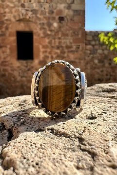 Kalem İşleme Desenli Kaplangözü Taşlı Gümüş Erkek Yüzük