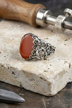 Selçuklu Motifli El İşi Akik Taşlı Gümüş Yüzük