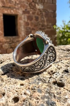 Kalem İşleme Desenli Yeşil Akik Taşlı Gümüş Erkek Yüzük