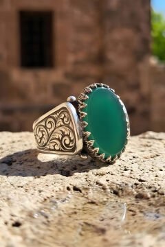 Kalem İşleme Desenli Yeşil Akik Taşlı Gümüş Erkek Yüzük