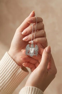 Kartal Model Ay Yıldız İşelemeli Gümüş Kolye