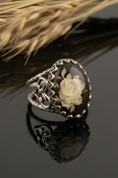 Damla Kehribar İçine Gül Oyma El İşi Gümüş Yüzük