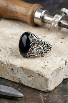 Selçuklu Motifli El İşi Oniks Taşlı Gümüş Yüzük