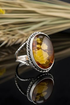 Damla Kehribar İçine Gül Oyma El İşi Gümüş Yüzük