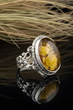 Damla Kehribar İçine Gül Oyma El İşi Gümüş Yüzük