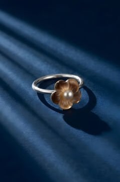 Sedefli Papatya Model Sedef Ve İnci Taşlı Minimal Kadın Yüzük