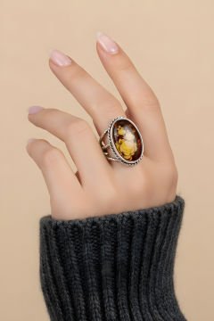 Damla Kehribar İçine Gül Oyma El İşi Gümüş Yüzük