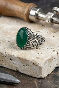 Selçuklu Motifli El İşi Yeşil Akik Taşlı Gümüş Yüzük