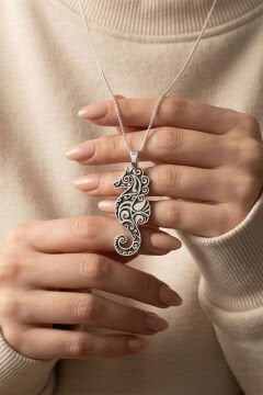 Deniz Atı Model Gümüş Unisex Kolye