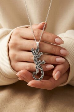 Kertenkele Model Gümüş Unisex Kolye
