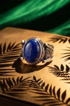 Kalem İşleme Detaylı Özel Tasarım Lapis Lazuli Taşlı Gümüş Erkek Yüzük