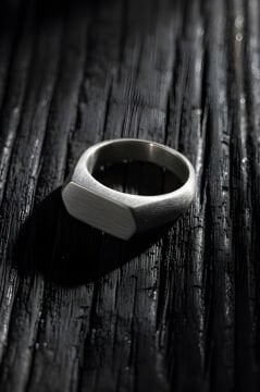 Yatay Altıgen Model Gümüş Erkek Şövalye Yüzüğü