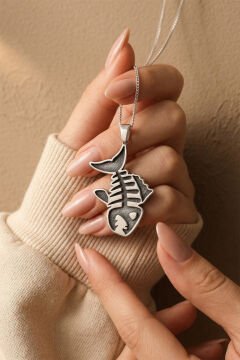 Pirana Balığı Model Gümüş Unisex Kolye
