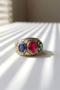 Karışık Renk Zirkon Özel Tasarım Siyah Rodaj Kaplamalı Üç Taşlı Gümüş Yüzük