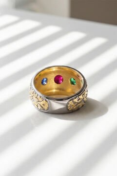 Karışık Renk Zirkon Özel Tasarım Siyah Rodaj Kaplamalı Üç Taşlı Gümüş Yüzük