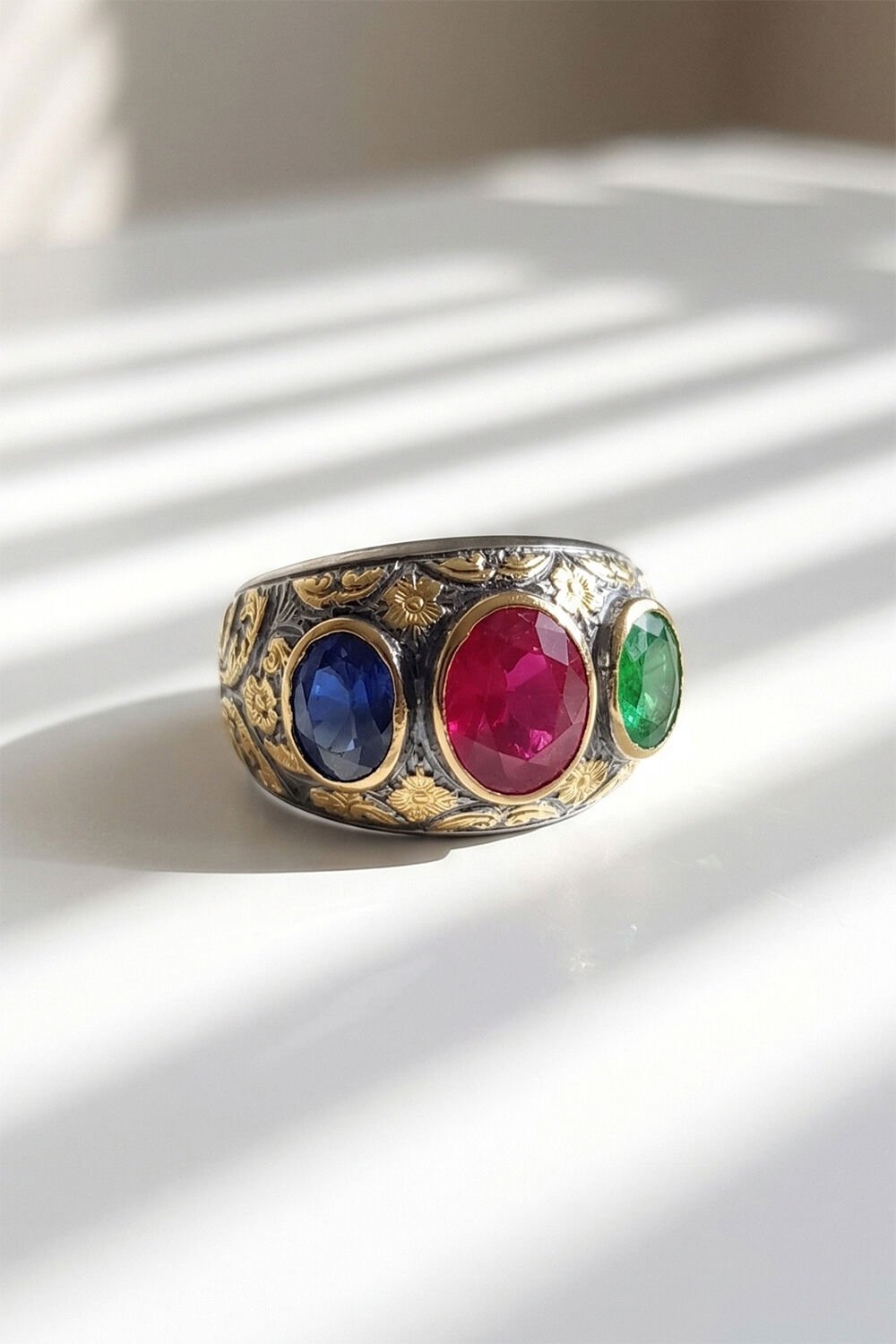 Karışık Renk Zirkon Özel Tasarım Siyah Rodaj Kaplamalı Üç Taşlı Gümüş Yüzük