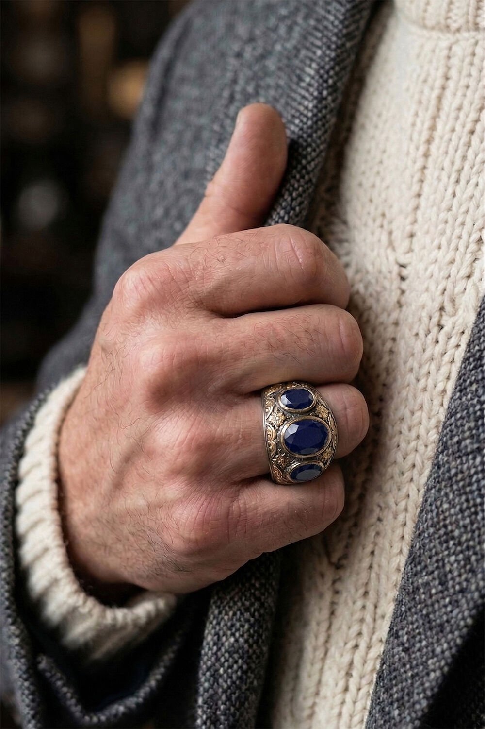 Safir Renk Zirkon Özel Tasarım Siyah Rodaj Kaplamalı Üç Taşlı Gümüş Yüzük